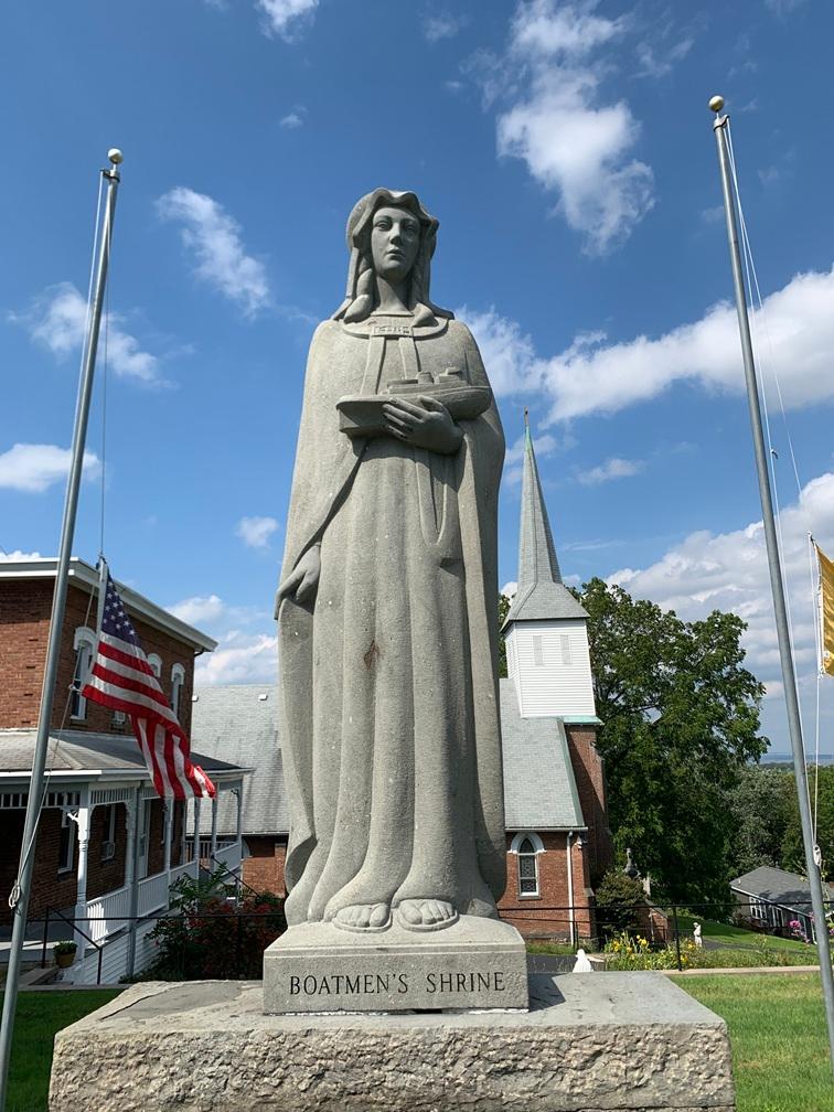 Photo of the image of Our Lady of the Hudson at the altar of the National Shrine of the Hudson